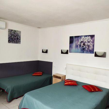 Hotel Le Calypso Hyères Eksteriør billede