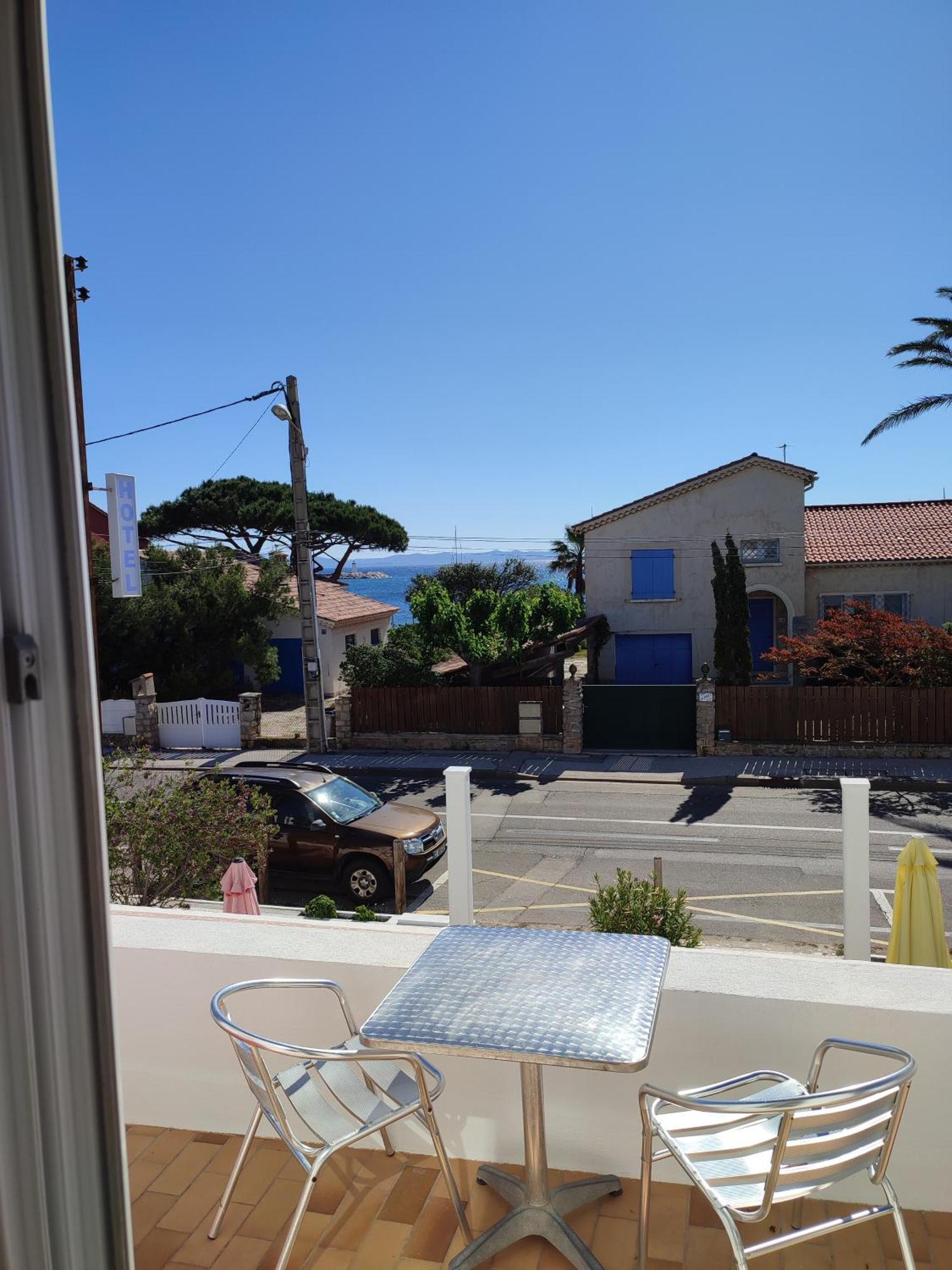 Hotel Le Calypso Hyères Eksteriør billede